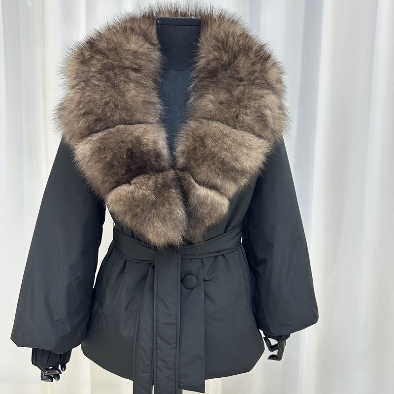 New Autumn and Winter Style Oversized Real Fox Fur Collar White Duck down Jacket, Mid-Length, Waist-Cinching, with Belt, Thickened and Warm Coat New Autumn and Winter Style Oversized Real Fox Fur Collar White Duck down Jacket, Mid-Length, Waist-Cinching, with Belt, Thickened and Warm Coat