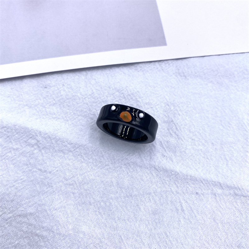 Cross-border ins estilo europeo y americano Venta caliente diversión pollo resina anillo transparente tridimensional multi-color anillo