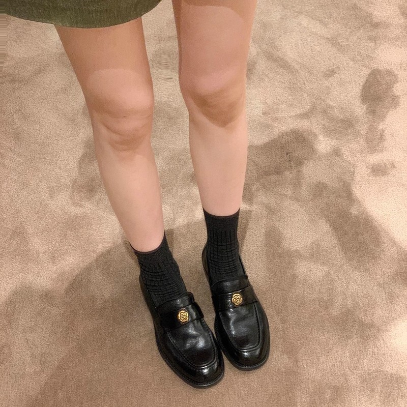 现货~葡萄妈同款 山茶花马皮4cm复古金扣圆头百搭粗跟乐福鞋女|undefined