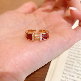�й�vintage����M��ʯ��ĸH�_�ڽ�ָ�m�ŵ��͕r�Ђ��԰ٴ�ָ�h