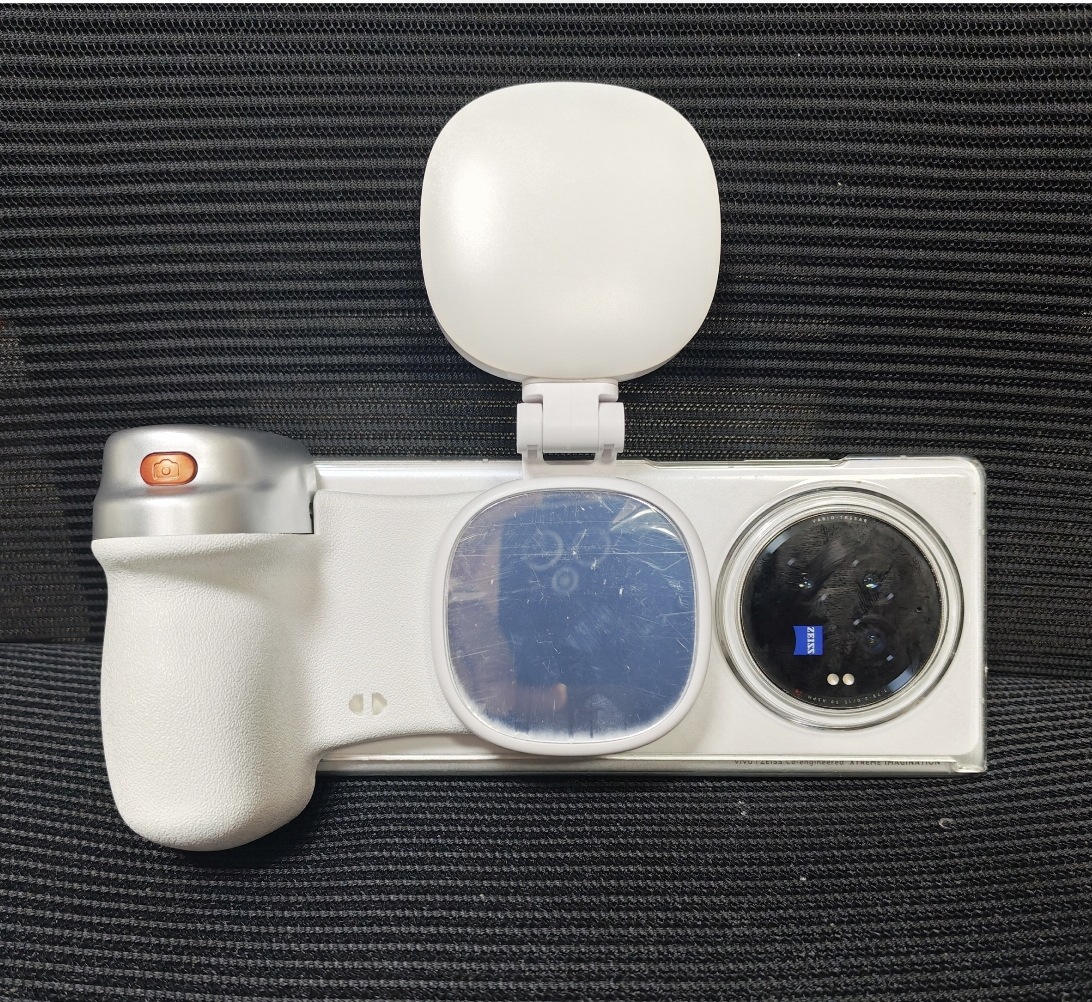 Estabilizador Gimbal con Seguimiento AI Q03 360 Grados de ABS con Control Remoto para Transmisión en Vivo image 19
