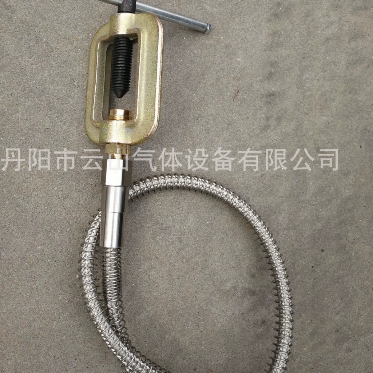 Продам кислородный, ацетилен, пропан металлический шланг высокого давления из нержавеющей стали, различные газовые металлические шланги для труб