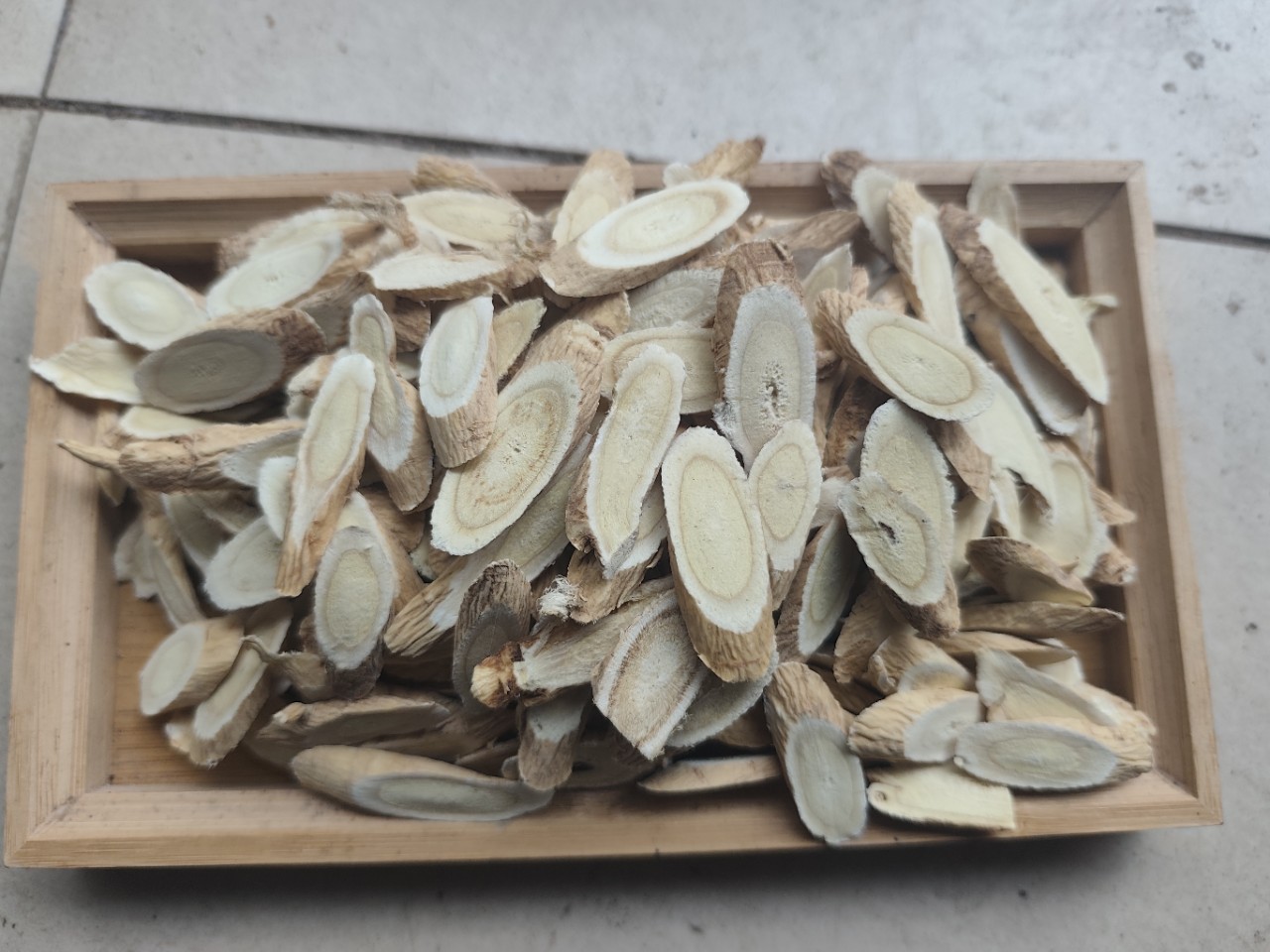 Astragalus Root Slices Huang Qi 斜片 500g Premium Cut Dried Herb for Decoction and Tea overview