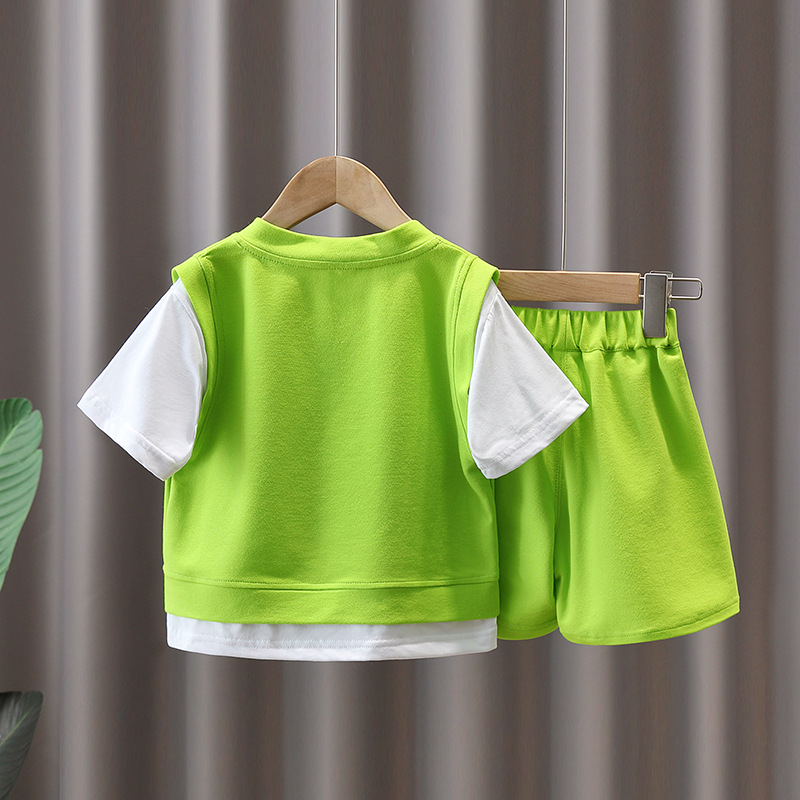 5013 Traje de verano para niños Traje casual de dos piezas de verano para bebés Nuevo estilo para niños Cool y guapo, estilo occidental, moda para niños de manga corta