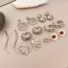 ŷ���羳���뼸��Բ�λ������С�ڸ߼��ж���ʱ�м�Լ�䵭�����