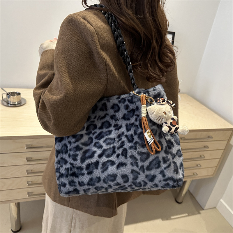 Simple bolso de gran capacidad 2024 nueva moda extranjera nicho bolso de hombro atmósfera casual bolso de mujer