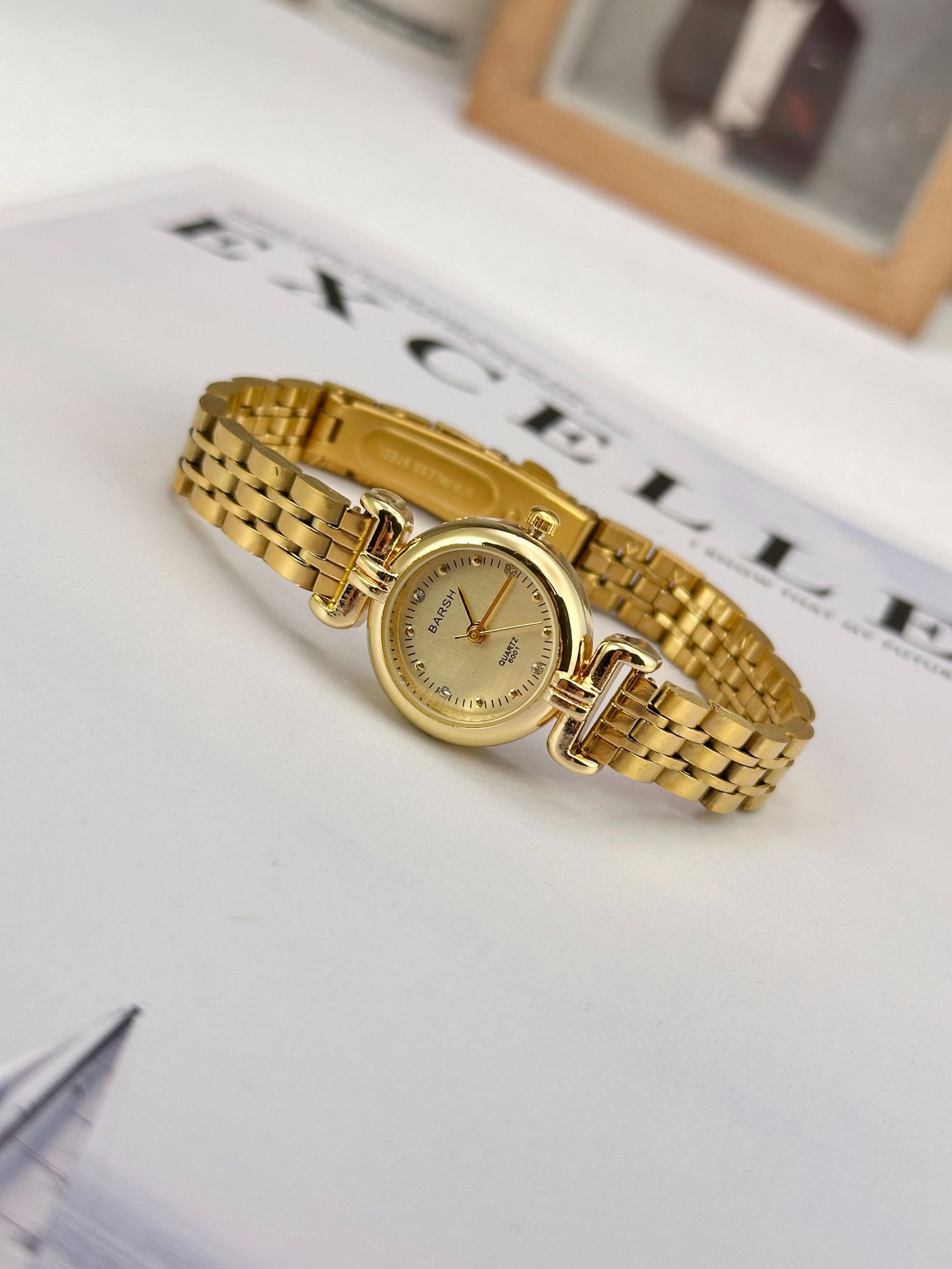 50g Weight Ordinary Glass Mirror Material Stainless Steel Strap Material Watch Classification Pointer Display Type Folding Buckle Buckle Style Round Dial Shape Holiday, Daily Occasion Quartz Movement Solid Color Pattern All Seasons Season Women's Gender Vintage Style, Classic Style Style Vintage Style Classic Style Solid Color Other Printing (Printing) Quartz Watch 16