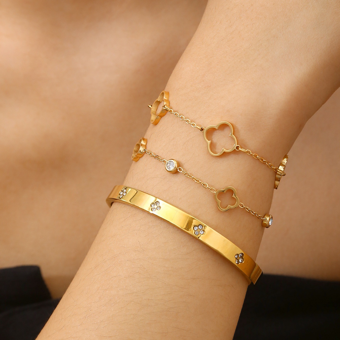 Elegant fashionable bracelet stainless steel