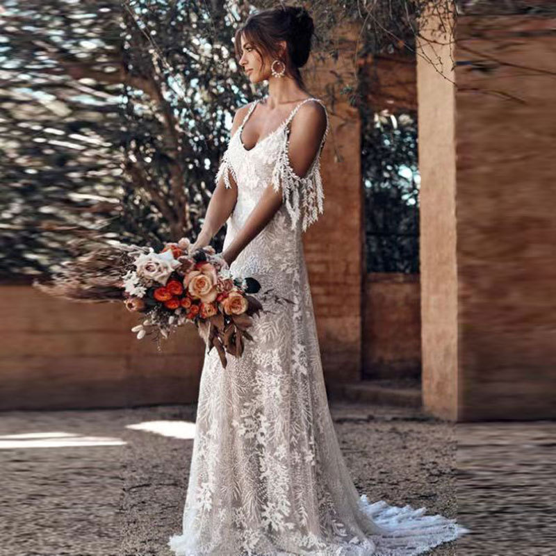 Europeo y americano Comercio exterior Amazon AliExpress deseo estación independiente nuevo encaje con cuello en V Correa largo arrastre vestido de novia image 1