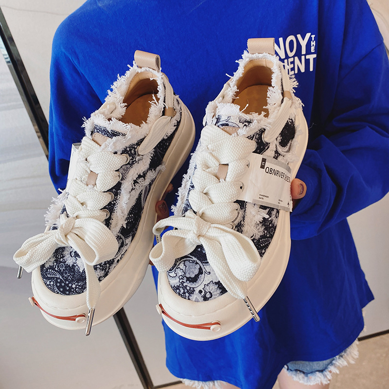 캔버스 신발과 스타 두꺼운 바닥 여성의 2023 새로운 오픈 입 미소 41-45 레이스 업 신발 커플 틈새 신발
