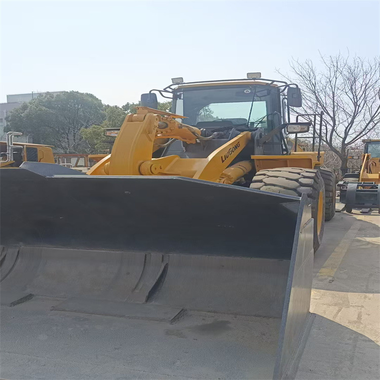 二手铲土机械：龙工二手50铲车 柳工50二手铲车 徐工60二手装载机