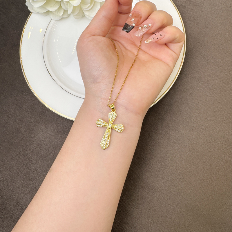 Collar de oro de arena vietnamita transfronterizo Pendientes de cruz con textura de diamantes de estilo europeo y americano