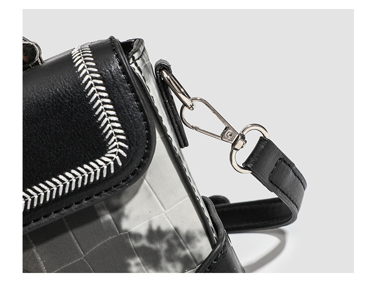 Shoulder Bag, New High-end Crocodile Pattern Small Square Bag Versatile Niche Design Simple Hand-held Messenger Bag_voghion.com