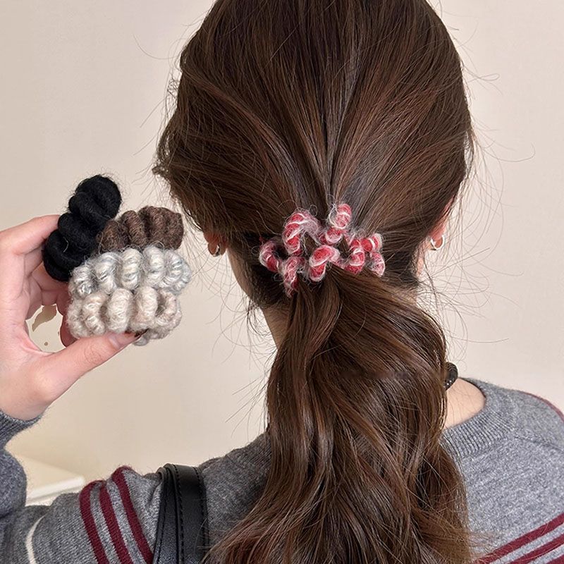 가을과 겨울 새로운 플러시 전화 라인 헤어 링 연인 공주 헤어 로프 높은 탄성 포니 테일은 머리 내구성 헤드 로프를 해치지 않습니다.