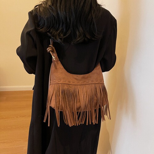 Autumn and winter new leather tassel women's shoulder bag, fashionable texture, retro one-shoulder cross-body simple women's bag