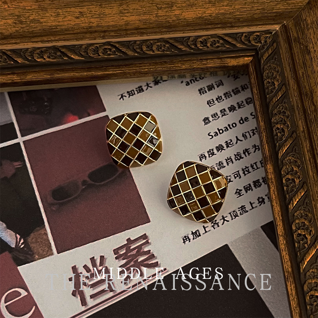 Vintage brown and brown plaid
Ankora red earrings oil drop vintage French style