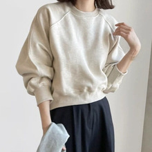 Ů�b�ӽq���s��ɫ����ɫ�l��ͨ���L��A�I���^���e��������������