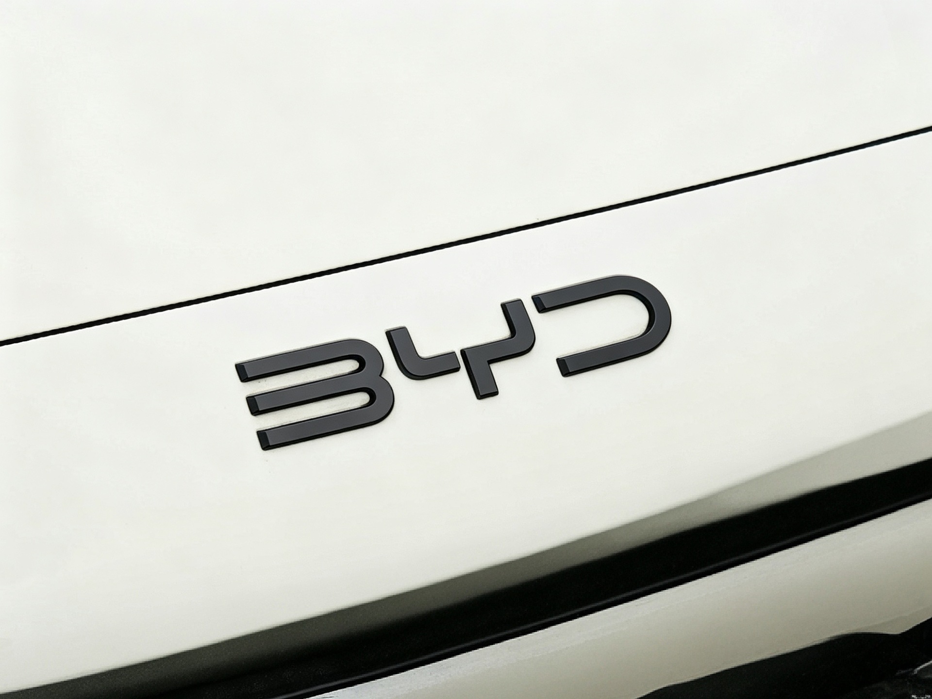 Byd Seal 6/6Gt Blackened Front Emblem, No Disassembly Required, Glossy Black Car Logo Modification, Black Warrior Emblem, No Disassembly Installation Needed