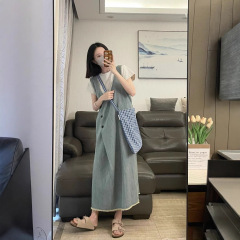 レトロなダメージ加工デニムサスペンダースカート女性の夏のデザインボタンローエッジスリムノースリーブドレスベストロングスカート
