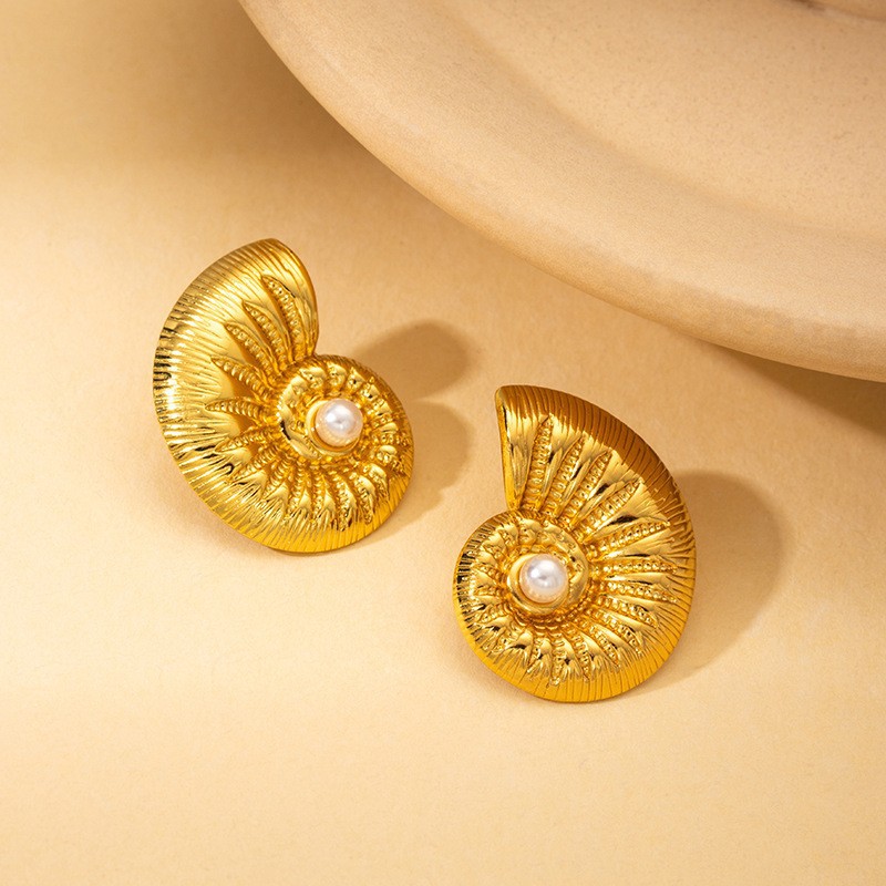 소라 진주 귀걸이