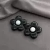 Black five -petal