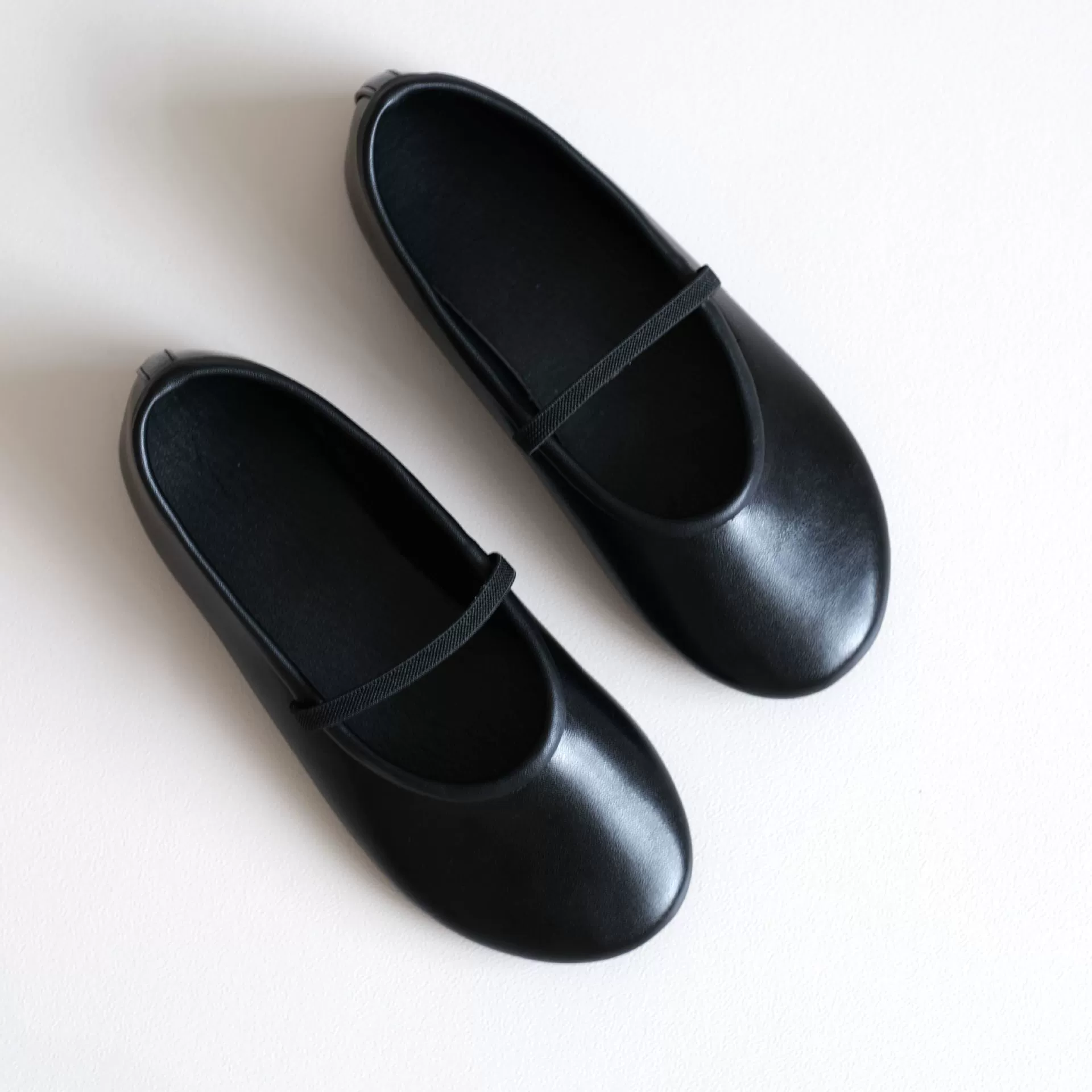 Little summer 2024 маленькая девочка ретро черные молочные туфли