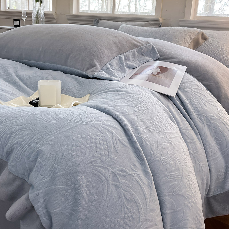 Una clase de madres y bebés tallado seda seda