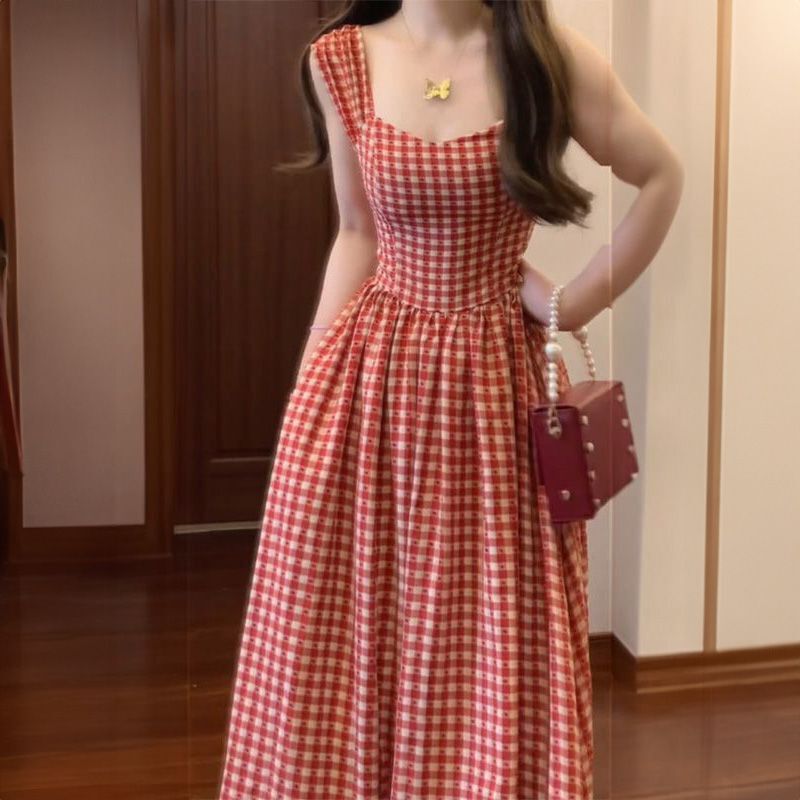 French-Style Seaside Resort Style Red Plaid Dress with Strappy Design, Feminine and High-End Feel, High-Waisted Slimming Long Dress