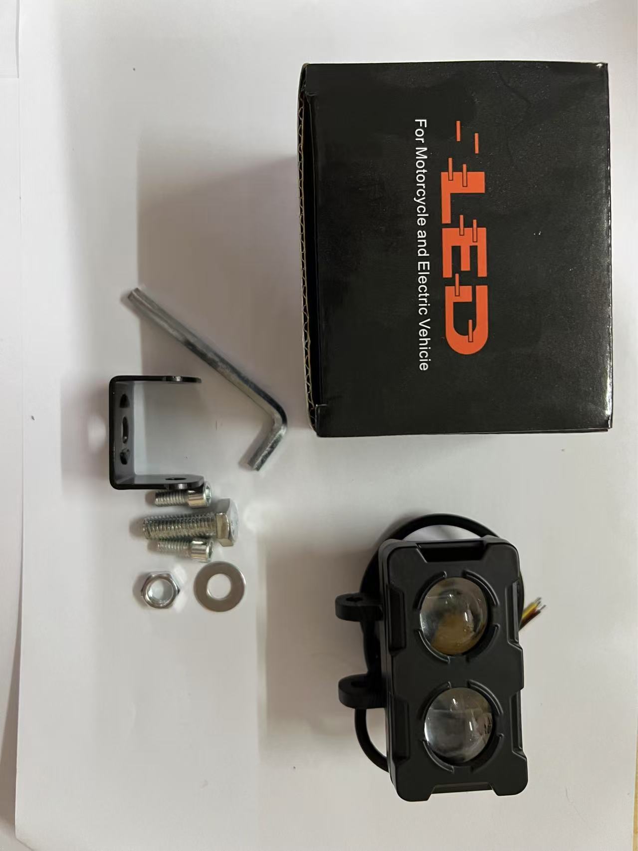 Lámparas de doble reflector de motocicleta de alto brillo remoto impermeable reforma de luz intensa pavimentación del faro auxiliar