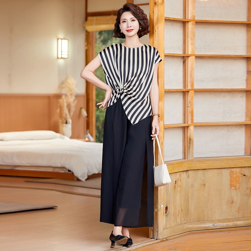 Young mother's two-piece 2025 summer new style short sleeve suit middle-aged women's fashion chiffon shirt