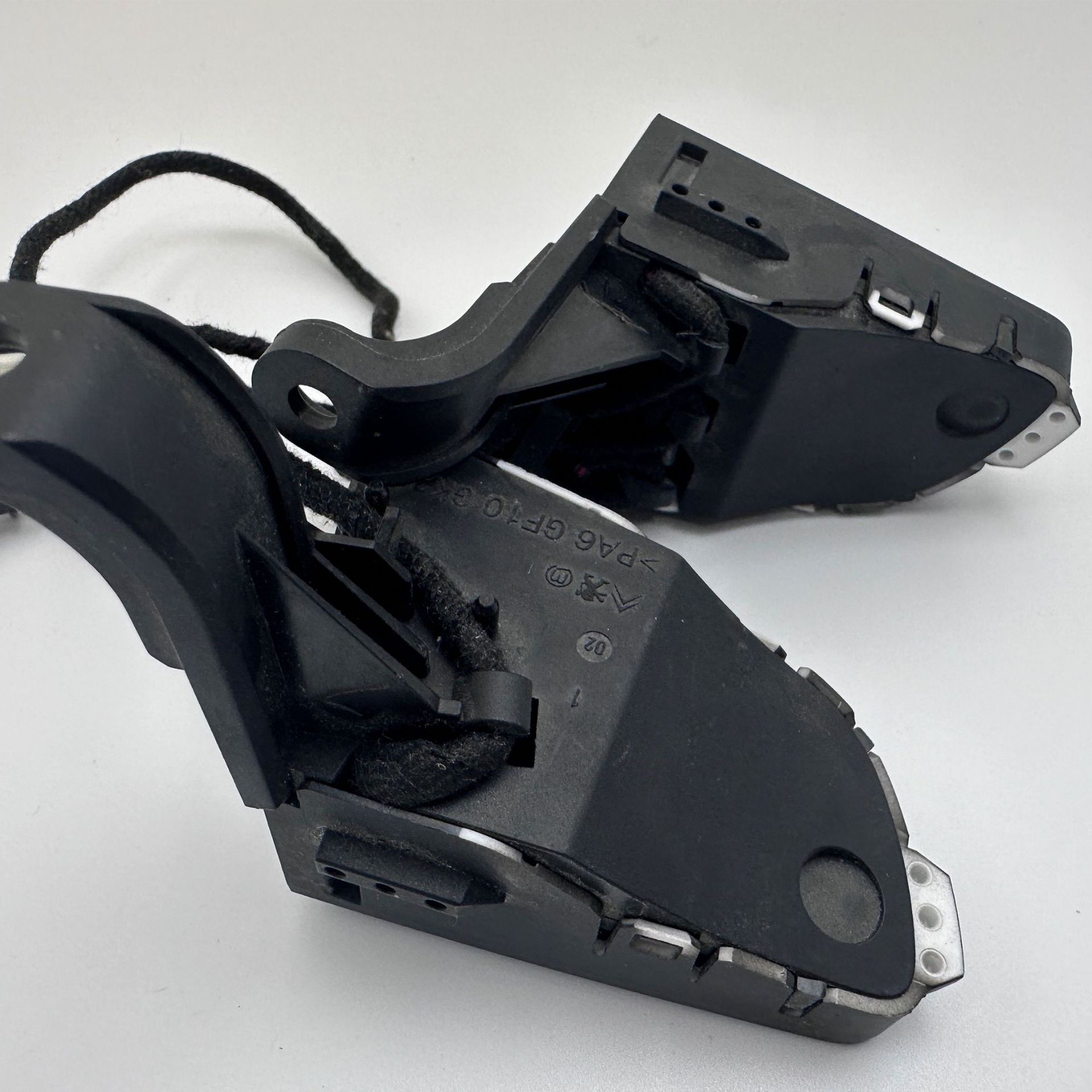 Yl00440480 Is Suitable for Peugeot 408 508 3008 C3Xr C4 Sega Steering Wheel Multi-Function Buttons
