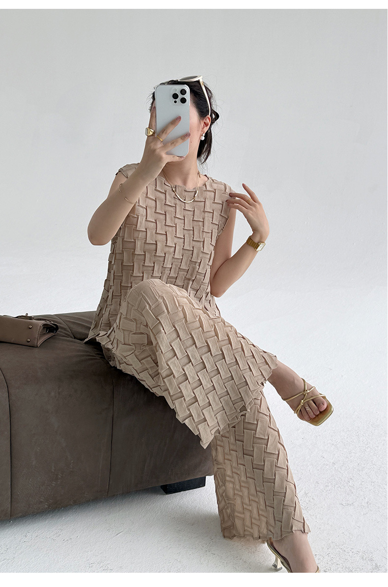 Bộ đồ xếp ly kẻ caro ba chiều áo không tay quần ống rộng — màu đen chi tiết 13