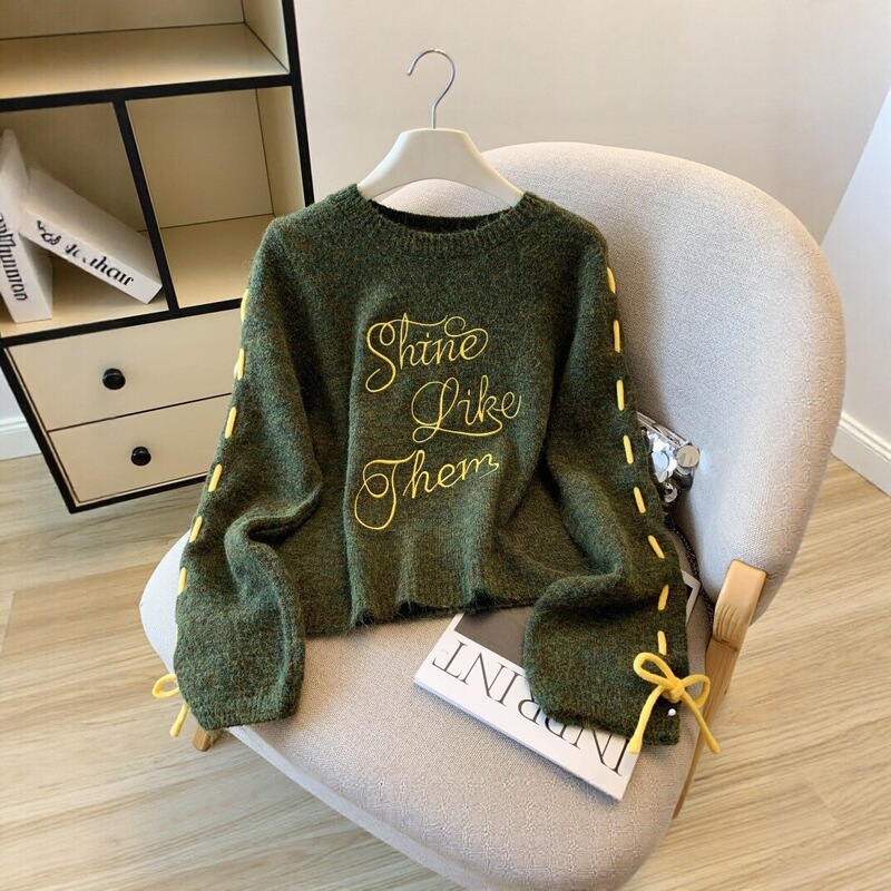 Green retro embroidered knitted sweater for women, 2026 autumn and winter new style, plus size, mohair Christmas top Green retro embroidered knitted sweater for women, 2026 autumn and winter new style, plus size, mohair Christmas top