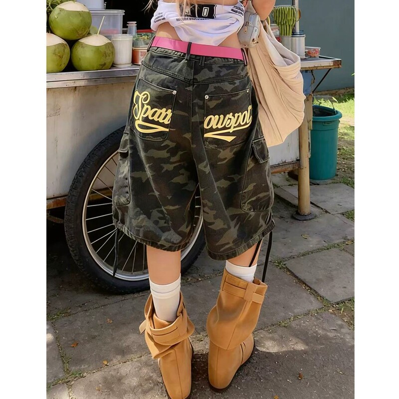 American Retro Camouflage Letter Print Cropped Pants for Women and Men, Hip-Hop Loose Drawstring Pocket Jeans, Casual Pants