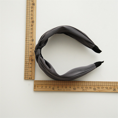 French elegant Internet celebrity wide-brimmed headband summer solid color retro headband for washing face and going out versatile hair accessories for women