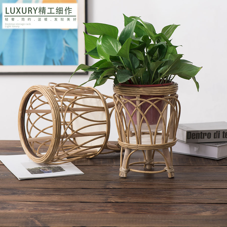 El viento nórdico pastoral de caña trenzada de flores estante sala de estar balcón hotel alojamiento residencial decorativo de maceta creativo tipo piso estante de bambú trenzado