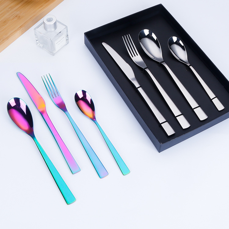 Transfronterizo occidental comida Hotel 304 vajilla de acero inoxidable traje creativo y conveniente ins cuchillo de carne, tenedor y cuchara conjunto de cuatro piezas al por mayor