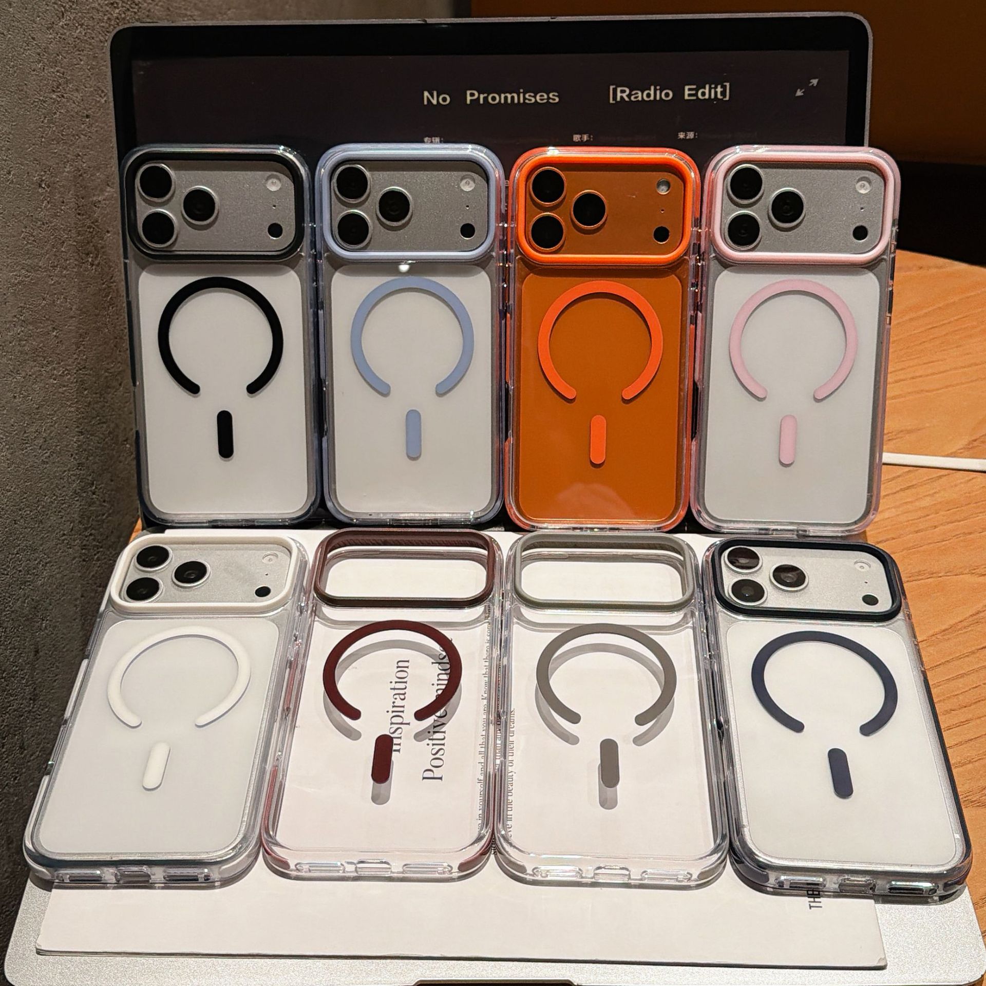 Apple iPhone 18 Pro Max telefon g'ilofi, Pindun shaffof ikki rangli magnitli iPhone 17 sirpanmaydigan va tushib ketmaydigan himoya g'ilofi bilan mos keladi