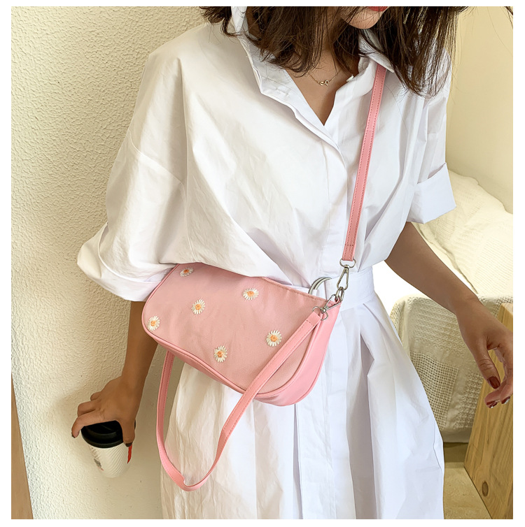 127g Weight Polyester Lining Material Zipper Closure Type Single Shoulder Strap Strap Type Shoulder Bag Bags Type Casual Occasion Pu Leather Material Daisy Pattern All Seasons Season Women's Gender Vacation Style Dumpling Shape Shape Small Size Women's Small Pu Leather Daisy Vacation Dumpling Shape Zipper Shoulder Bag 11