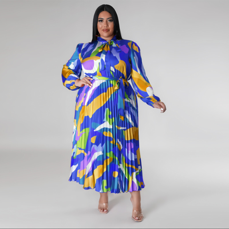 Damenbekleidung in Übergrößen: Plissiertes, langärmeliges Kleid mit Kragen – Herbstmode_voghion.com