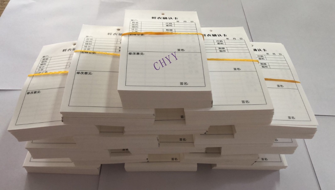 批发布料样衣批版卡水洗唛吊牌封样板卡片撕不破样衣挂卡衣服装样