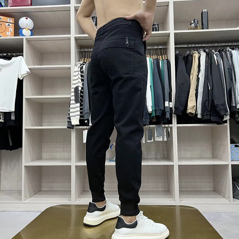2024 Vår/Sommer Nye Small Svarte Jeans Herre Allsidige Slim Fit Tight Leg Casual Elastiske Trendy Harun Bukser_voghion.com