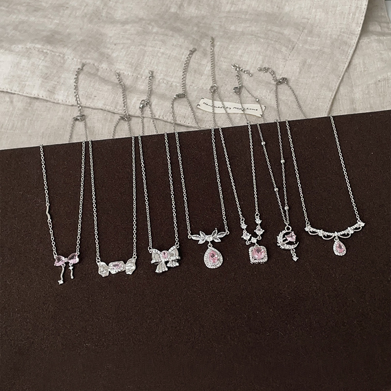 Fuchsia small necklace with zircon with bow