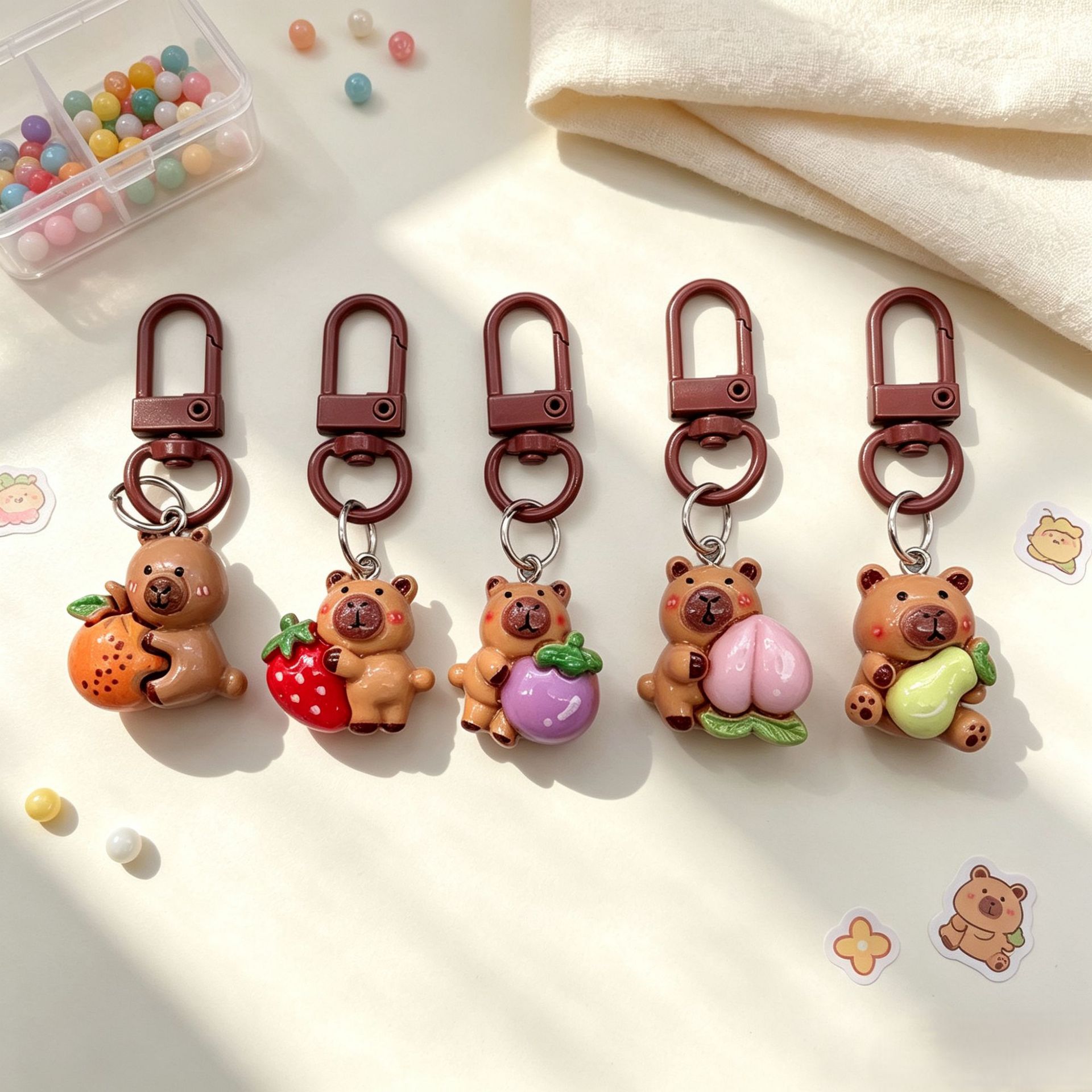 Fruit Capybara Keychain Cute and Cute Water Guinea Pig Resin Pendant Bag Pendant Small Gift Keychain