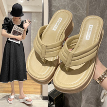 韩版夹趾人字拖女2023夏季新款松糕厚底舒适沙滩鞋时尚气质凉拖潮