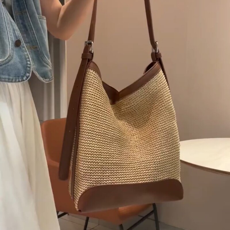 Summer Raffia Woven Bag Women's Bag 2026 New High-End Elegant Crossbody Bag Women's Large Capacity Woven Bucket Bag