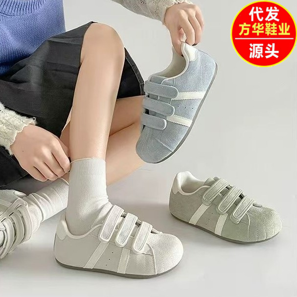2026 primavera y otoño nueva moda versátil zapatos de skate deportivo casual nicho zapatos de entrenamiento de la ley retro velcro zapatos de pan
