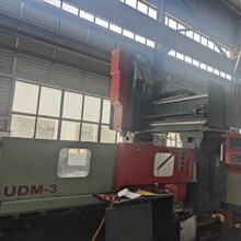 处理二手铀兴UDM-3221龙门加工中心BT50主轴主轴转速6000