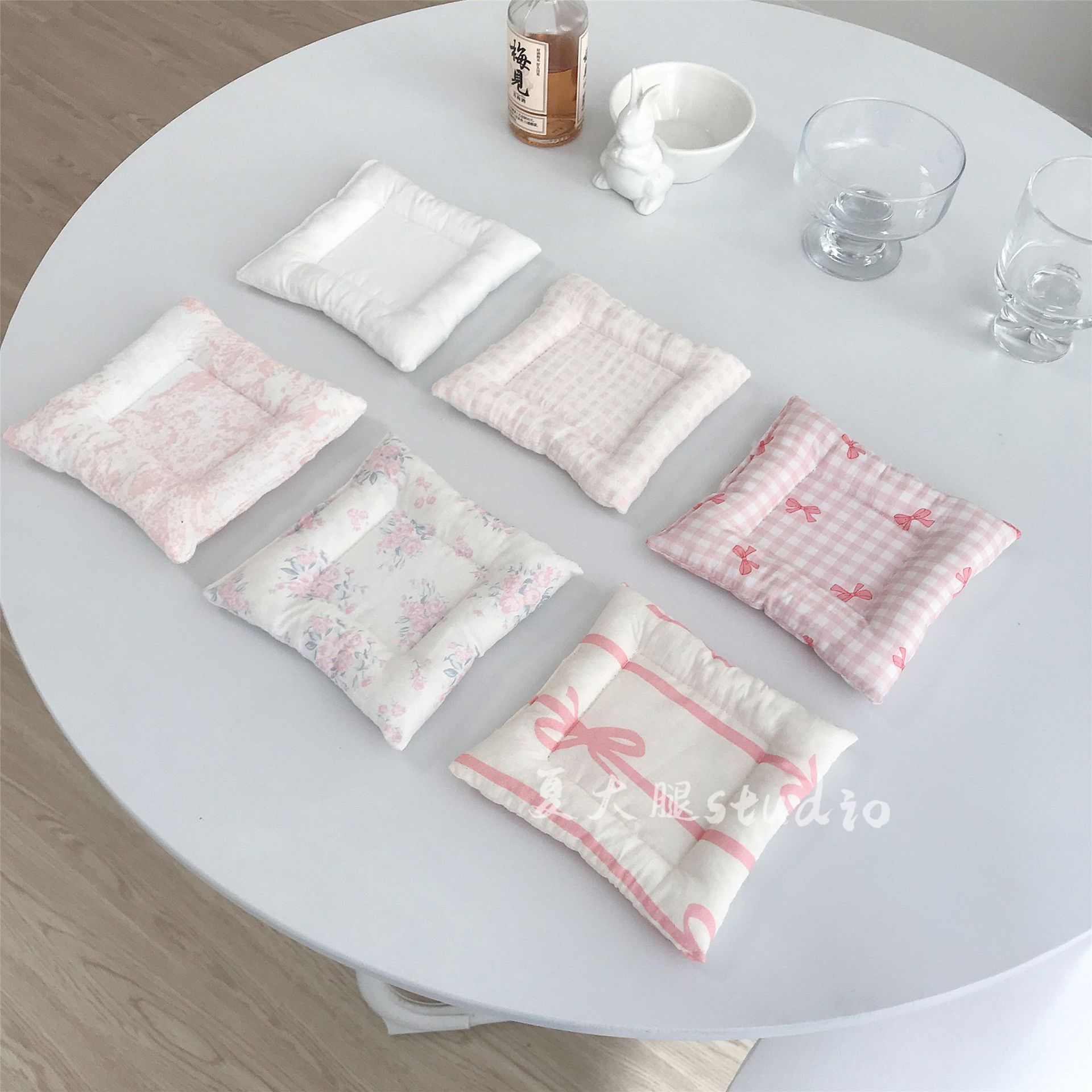 면사 핑크 체크 무늬 퀼팅 코스터 [약 14cm]
