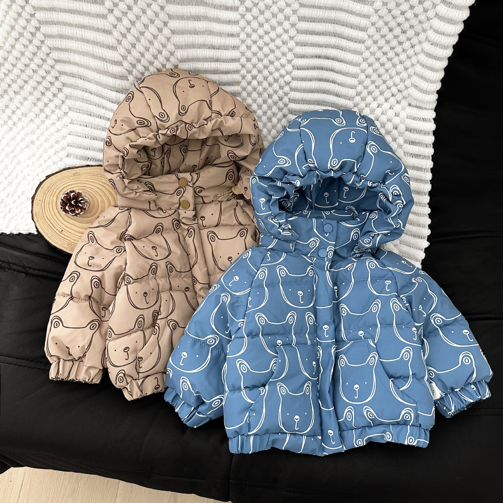 Super lindo bebé invierno ropa de algodón 2025 nuevo chico guapo lindo abrigo de algodón grueso chaqueta de algodón caliente bebé